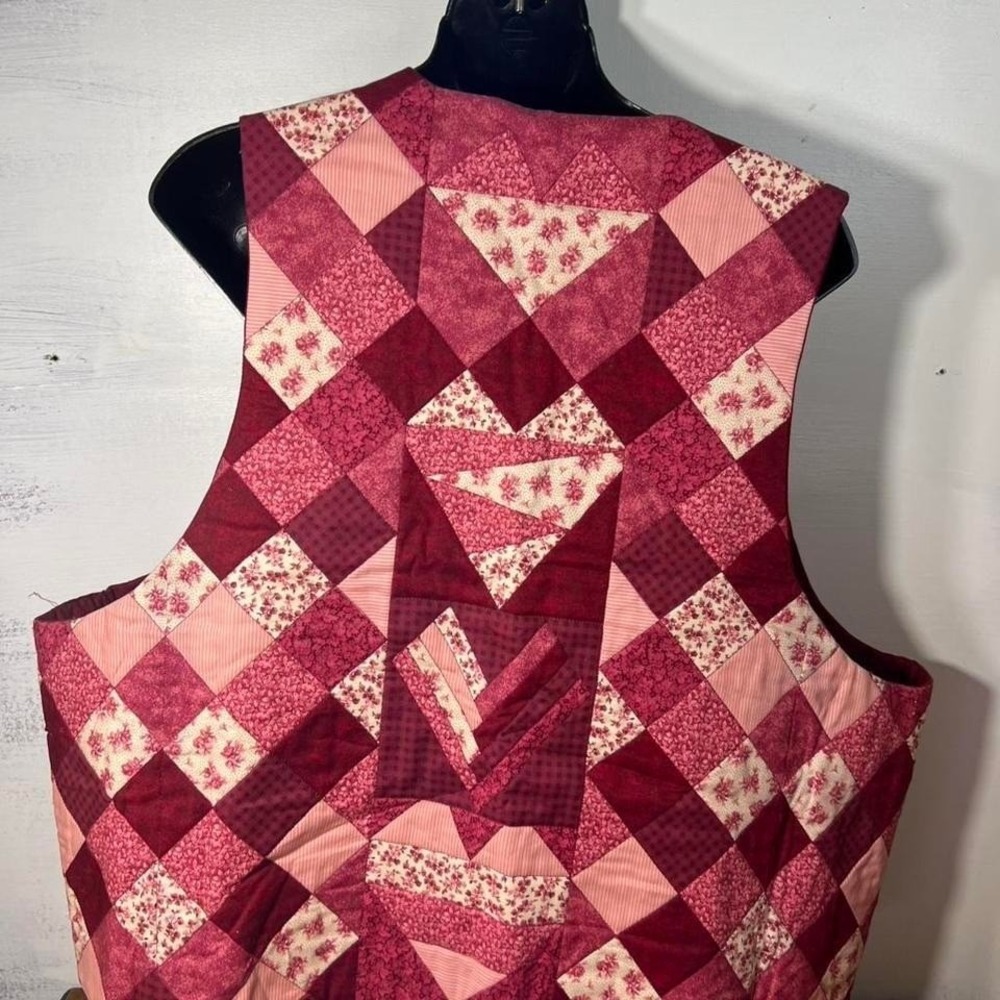 Handmade vintage quilt patchwork sweater vest, pink no tags cozy hearts red chic - Picture 7 of 8